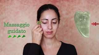 Massaggio lifting viso Gua Sha con pietra