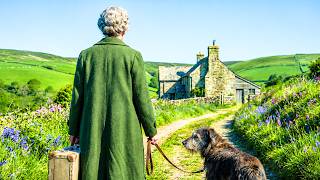 Kicked Out At 76 With One Bag And Her Dog — She Found A Farmhouse In The Hills That Changed Her Life