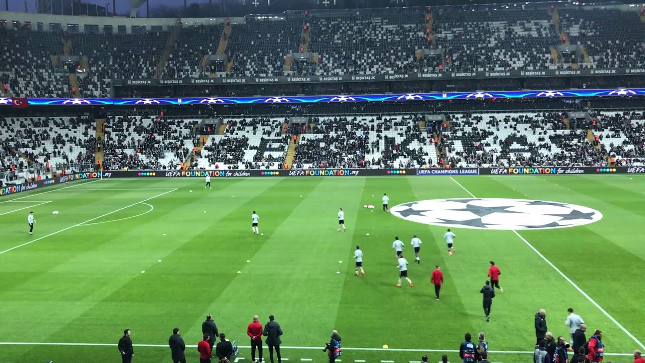 Beşiktaş-Bayern Münih maçı. Taraftar 5.5 dakika kesintisiz tribün şovu yaptı. Güneş ve takıma destek