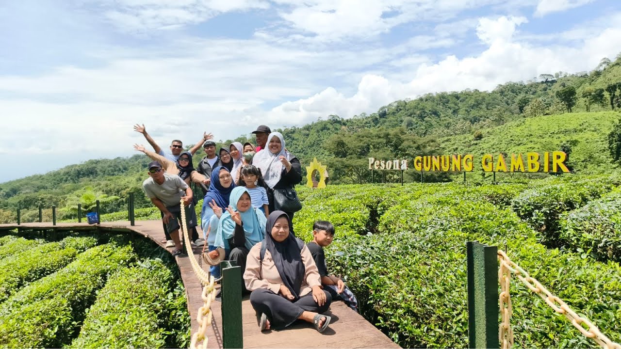 Ke Gunung gambir dan reunian bani Rustamaji