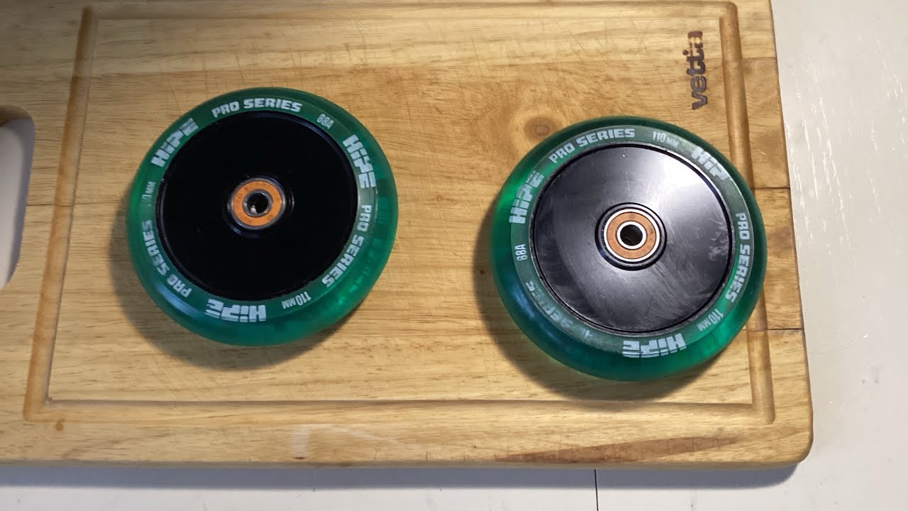 Как достать подшипники и смазать у колёс самоката - YouTube