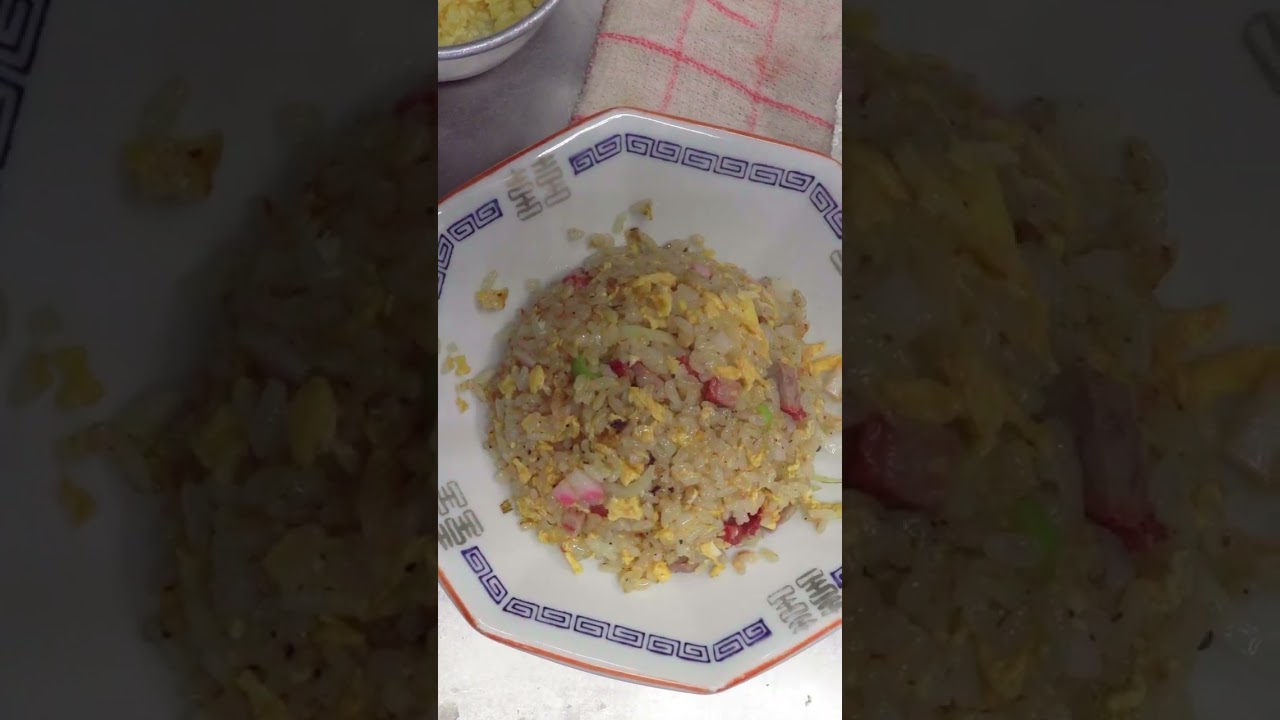 He doesn't flip his WOK to make Egg Fried Rice?!