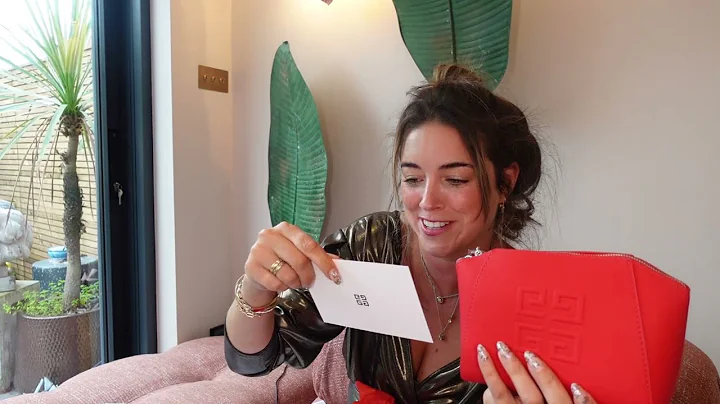 Lisa Takes Stuff Out of Boxes EP 92 & 93