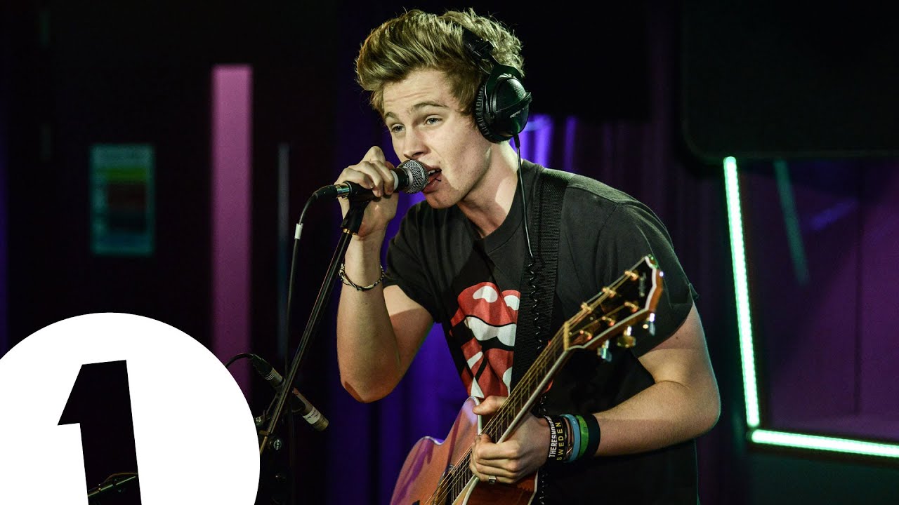 5 Seconds Of Summer cover Blink 182's I Miss You in the Live Lounge