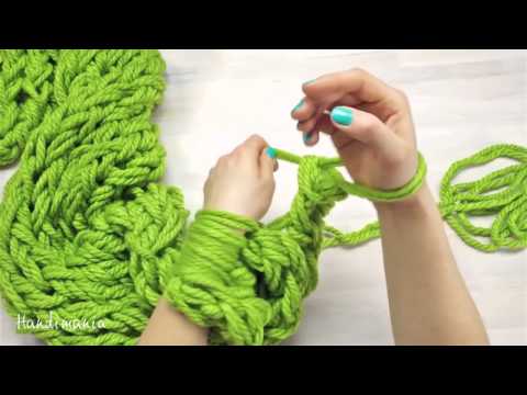 Видео урок вяжем шарф за 30 минут без крючка и спиц