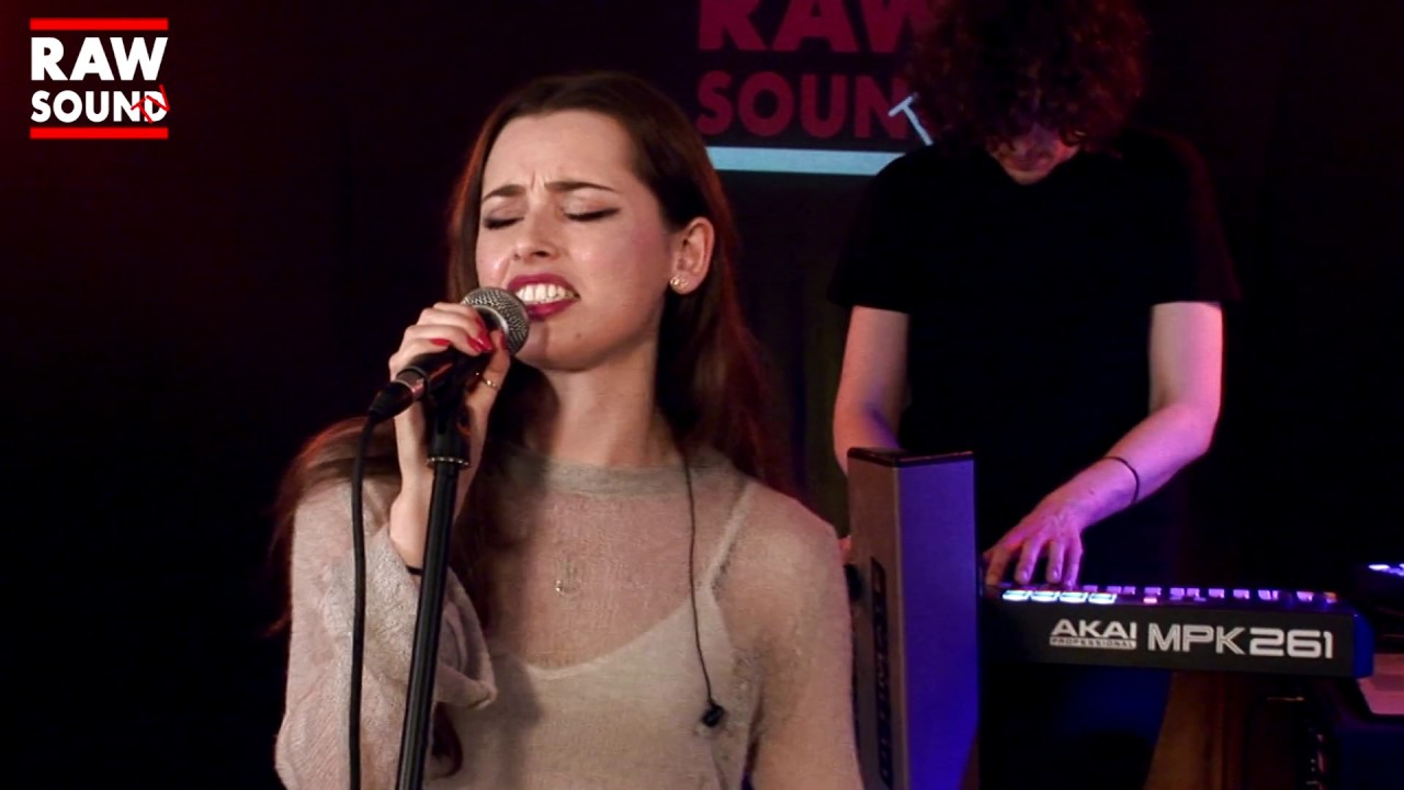Kurses - Way Too Young  (Rawsound TV Live Studio Performance)