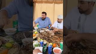 باسل الحاج مع التوأم العمانيين منذر وطارق