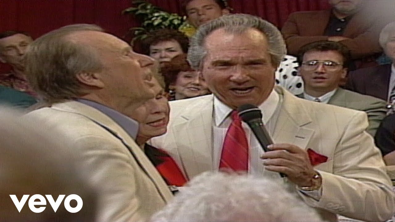 Bill & Gloria Gaither - Unworthy [Live] ft. John McDuff