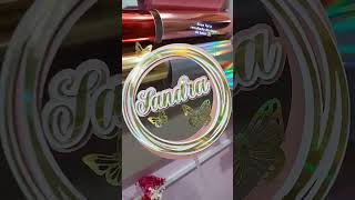 resultado lindo desse topo de bolo com lamicote holográfico e papel perolado que eu amei! 😍❤