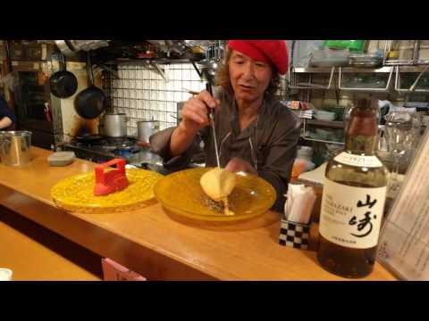 Mr Omuraisu (omelette rice) in action!
