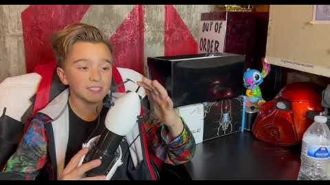 Unboxing NECA Portal Gun Aperture Mini