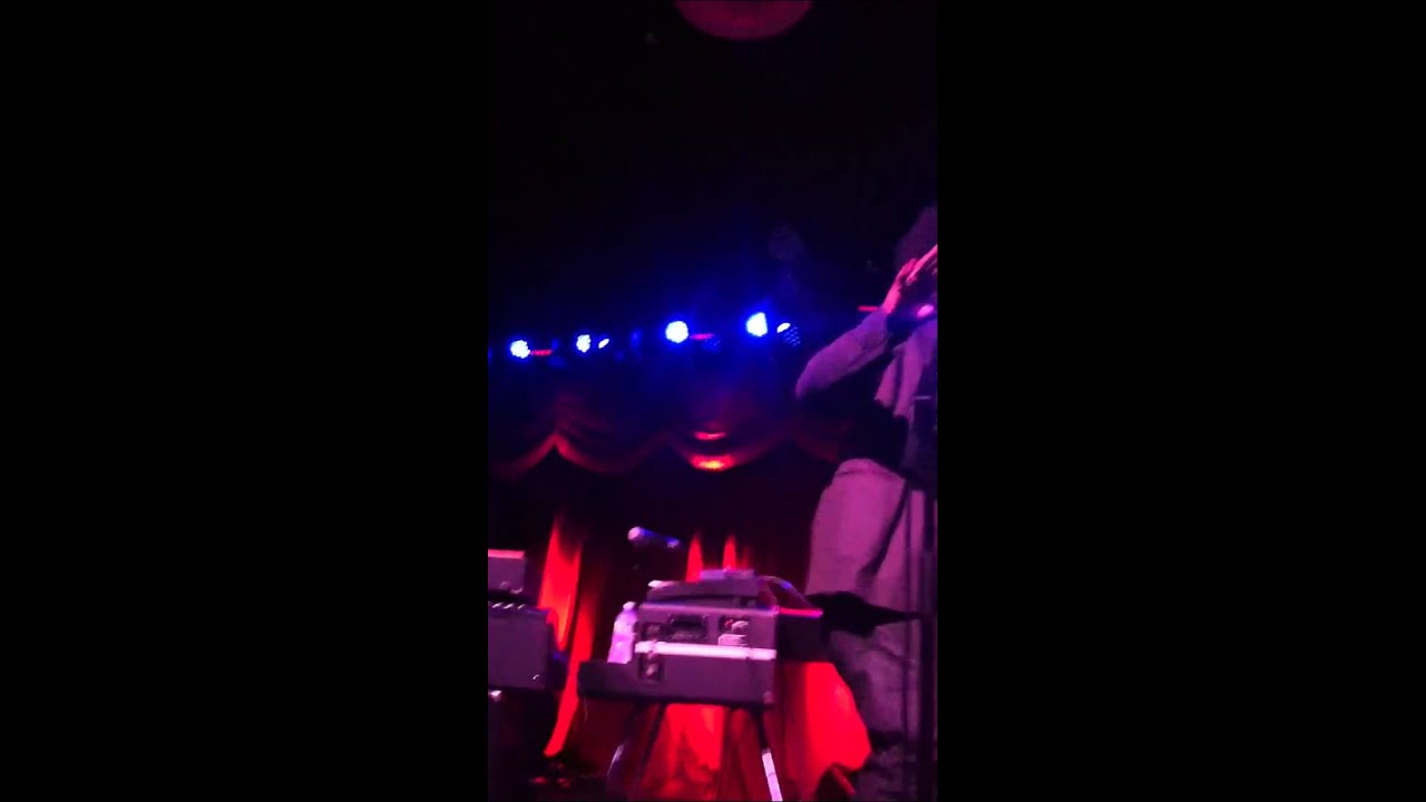 D'Angelo & Questlove Brooklyn Bowl Intro YouTube