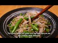 Green beans and bean sprouts cook together like this :: still green and crisp :: Delicious #food