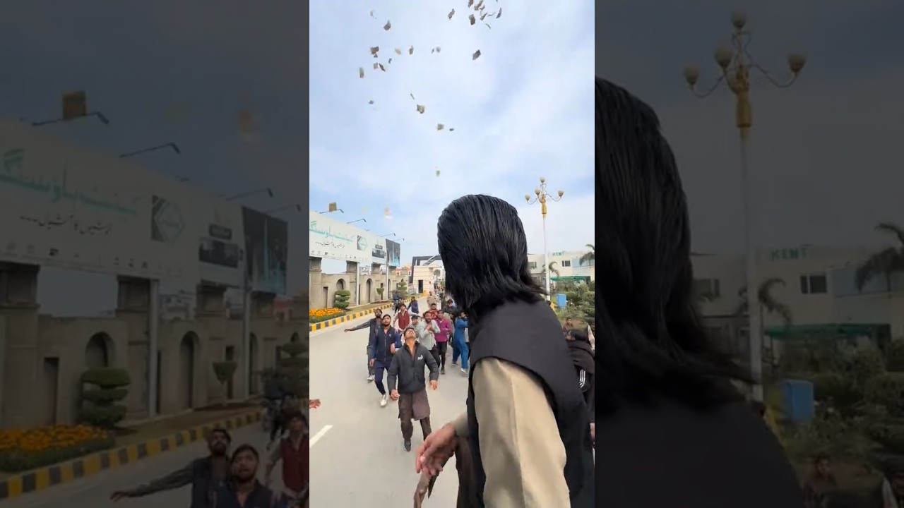 Rajab family wedding shorts😱😱 video Chalti gadi Ma paiso Ki Barish 