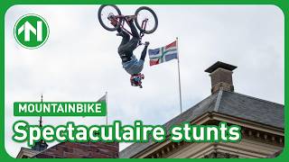 Mountainbikers klaar voor Red Bull District Ride op Grote Markt