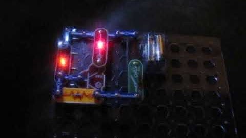 Snap Circuits Light | Project 88: Blinking Blinking (SEIZURE WARNING)