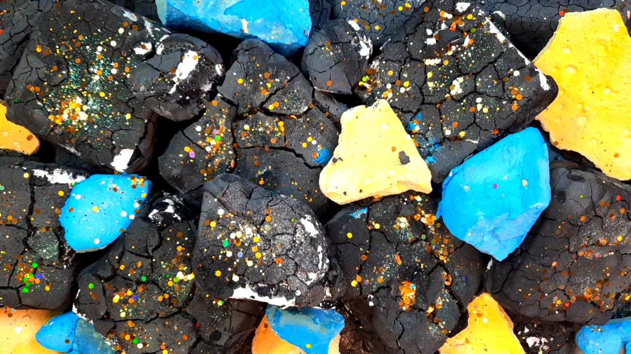 HBD Dear @sayanibandopadhyay 💖 Black Pasteds with Gold Glitter😜