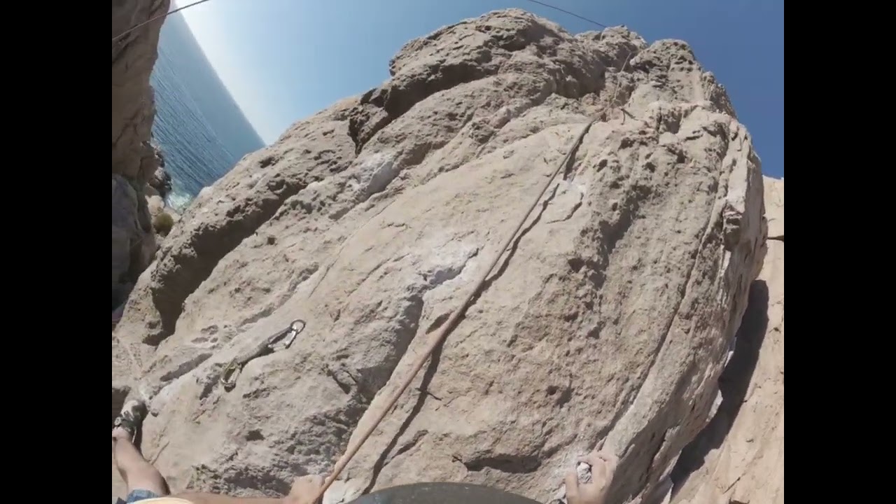 Monster - Escalada - Blanco y Negro - 5.10a - principiante esforzado