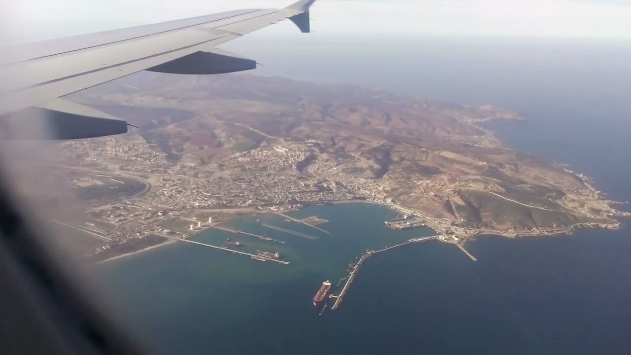 هبوط طائرة بمطار وهران // Landing at Oran airport // Atterrissage à l'aéroport d'Oran
