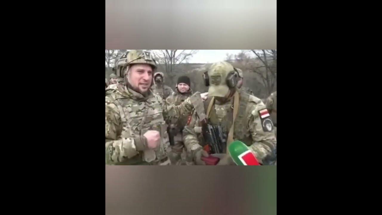Командир полка Ахмат, Герой России Апти Алаудинов вручил осетинскому ...
