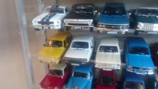 1/43 display case SHOWbox100 acrylic with almost 100 diecast models