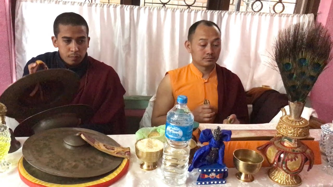 ༆མཚེན་དཔས་རབ་བརྒྱན་འོད་ཀྱི་དཀྱིལ་འཁོར་མཛེས།