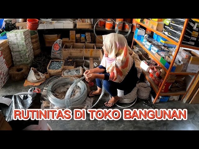 Aktivitas toko bangunan class=