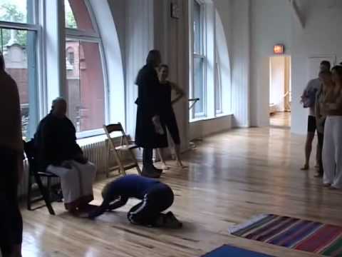 Vidéo: Yoga-off: NYC Contre Vancouver - Réseau Matador
