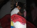 Jugando en la cueva con mi hermana.