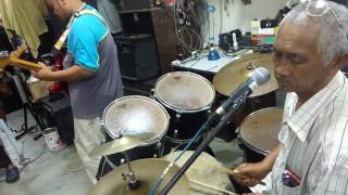 Penantian  Otai Band