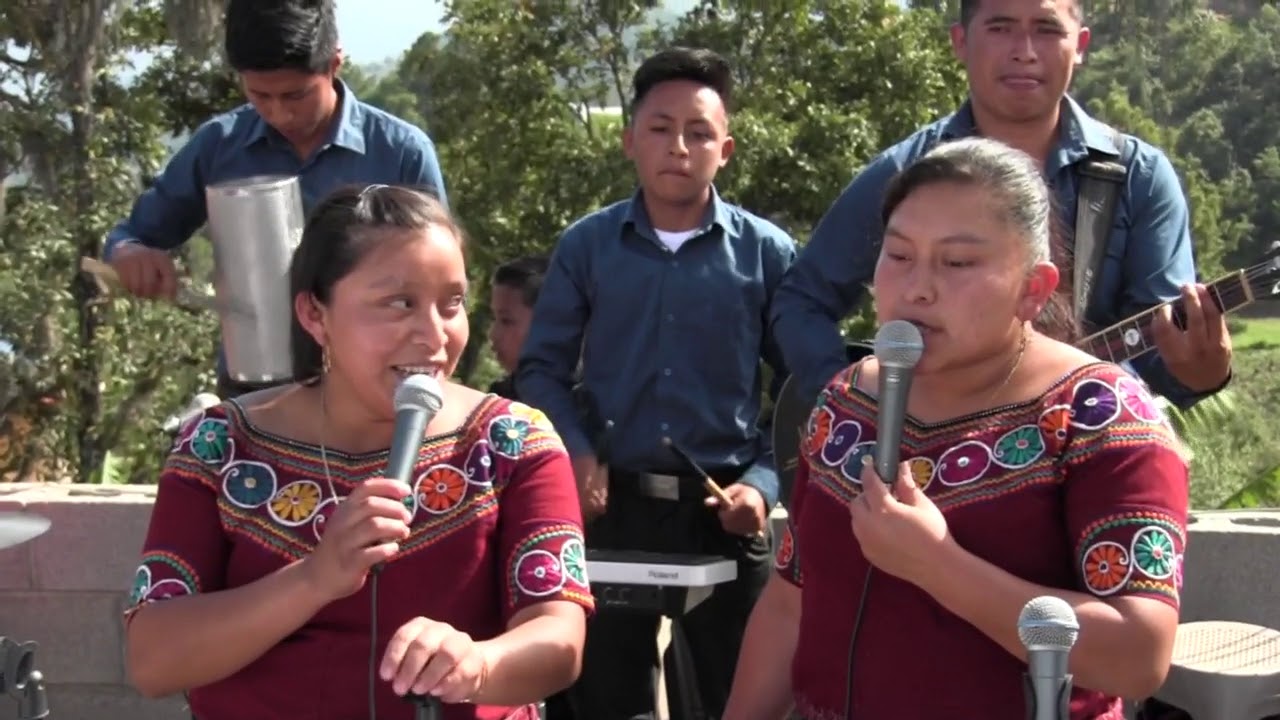 CORO LA RESURRECCION DE LAZARO, CON LA FAMILIA DE MANUEL RALIOS, EN XEABAJ.