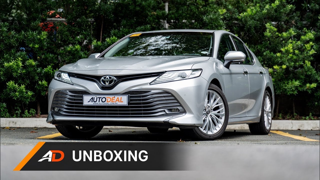2019 Toyota Camry 2.5 V AT - AutoDeal Unboxing - YouTube