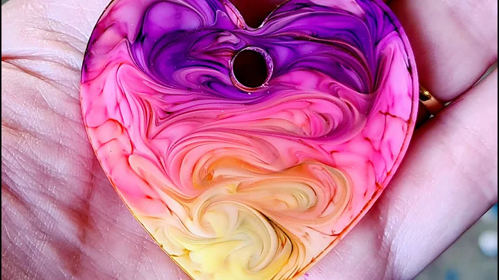 #1172 Gorgeous Cloud Effects In These Resin Petri Pendants