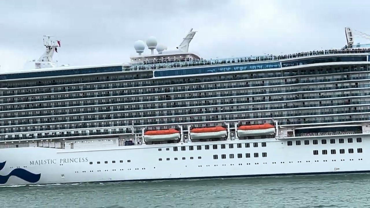 Majestic Princess Departs Southampton - Full Sailaway (19 September 2026)