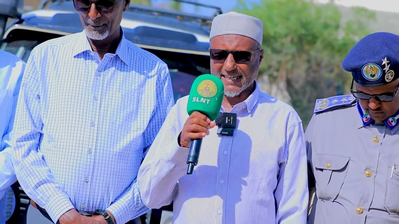 Wasiirka  Arrimaha gudaha JSL ayaa  ku wareejiyay mulkiilihii lahaa gaadhi la qabtay...