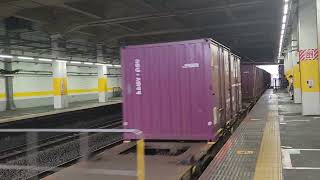 JR貨物EF210-158号機[吹]+コキ15両が新秋津駅２番線を高速で通過するシーンです。