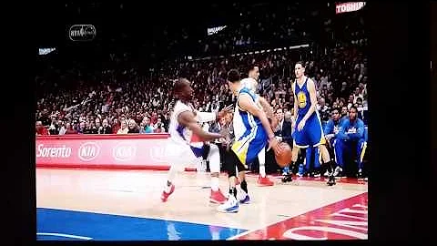 Stephen curry breaks chris Paul's ankles