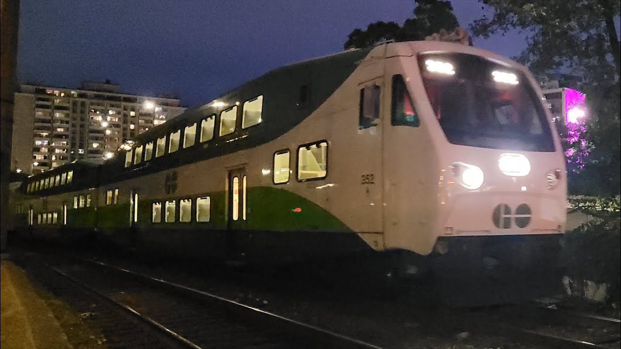 GO 1879 (Hamilton Express) 352 With 609 Pulling Into Hamilton GO