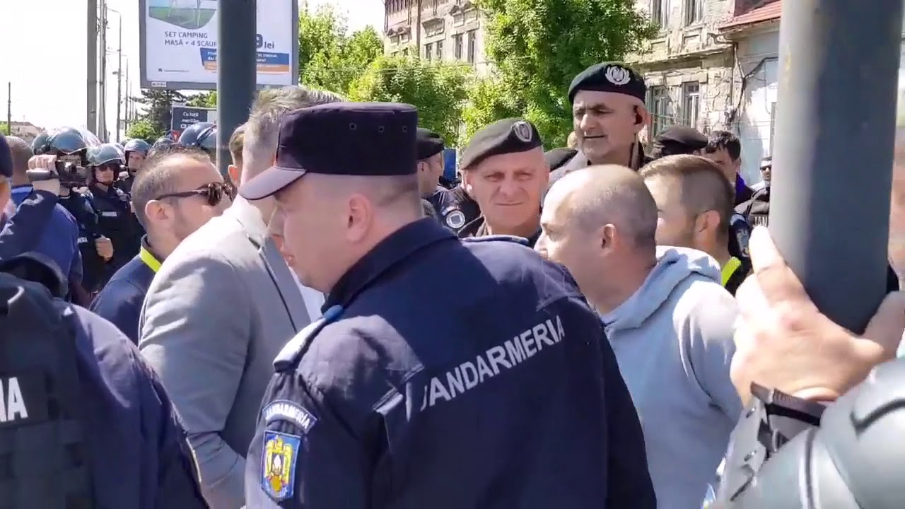 Discuție între Codru Gradinariu (director general UTA) si suporterii timisoreni