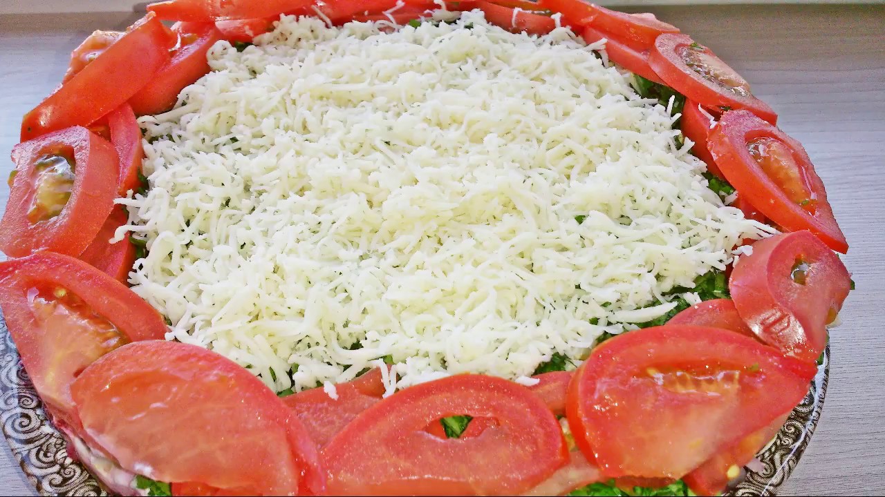 Салат слоенный с рыбой!Просто ,вкусно и сытно!