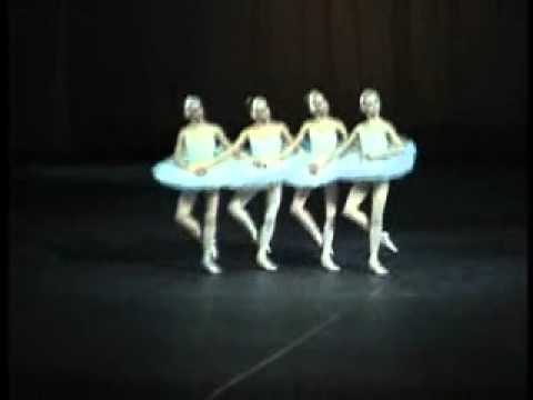 Танец Маленьких Лебедей Голыми Балеринами Японии
