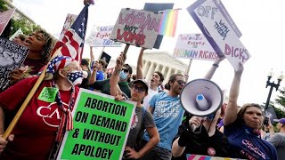 Верховный суд США отменил решение, гарантировавшее право на аборт