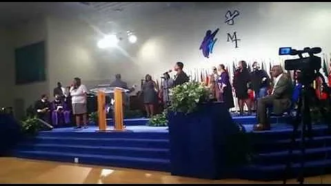 Fabian Morrison and Remnant singing Kurt Carr's Ja...