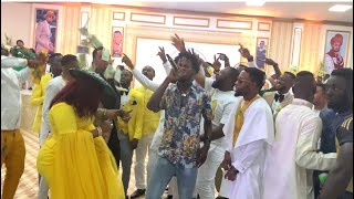 Rev Obofour Blows Cash On Fameye During Performance At His Church