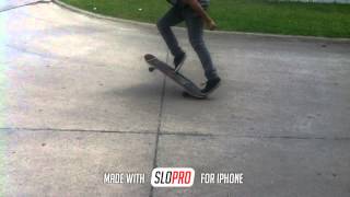Skateboarding kick flip (slo pro)