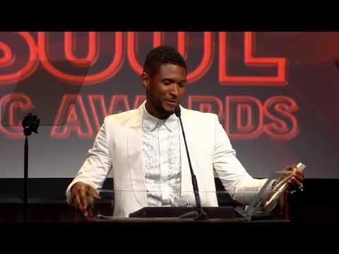 Usher accepts the Golden Note Award at the ASCAP Rhythm & Soul Awards