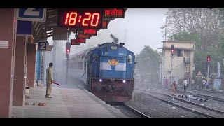 Super Honking & Dust Raising Ahmedabad Swarna Jayanti Rajdhani Express at Its Devastating Best