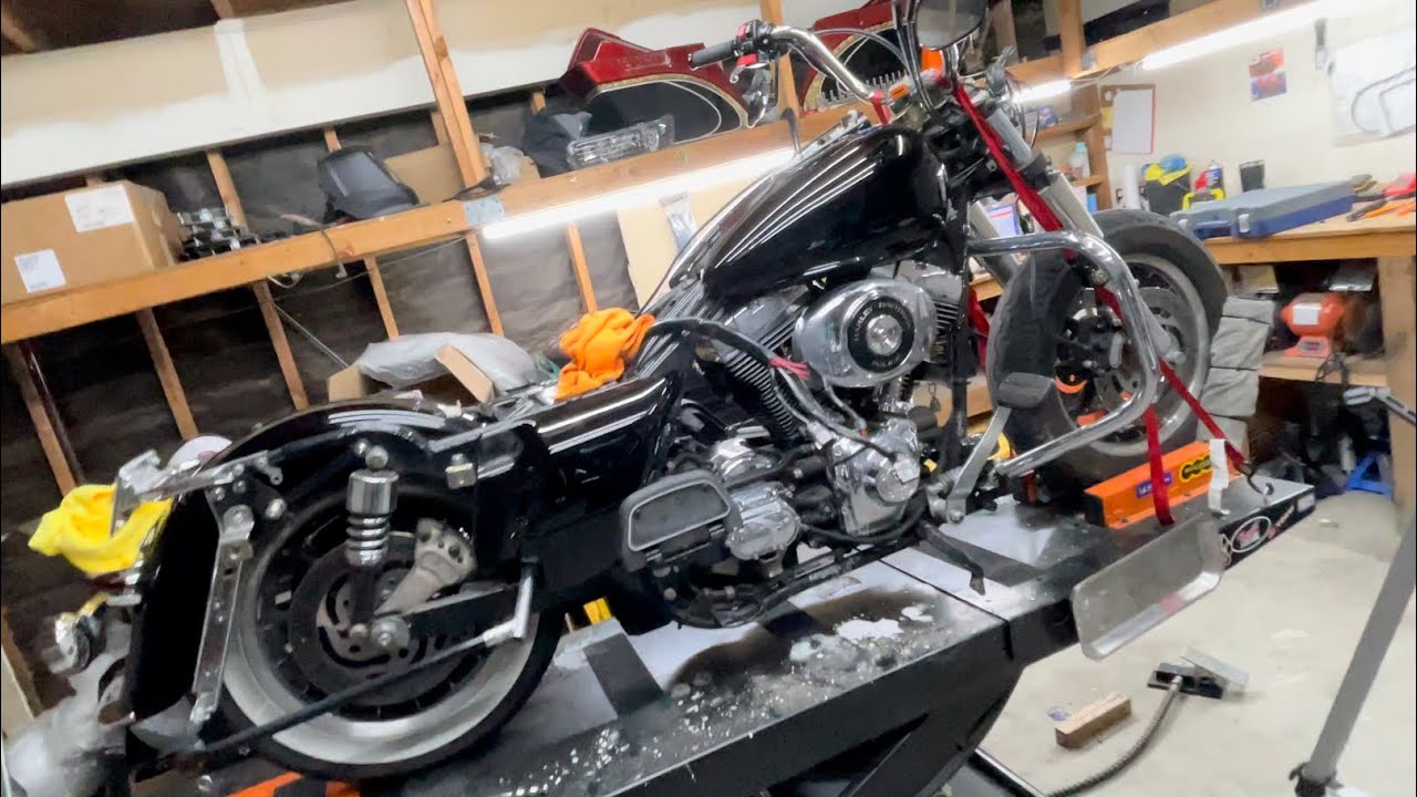 Harley Davidson Road King Custom Build.