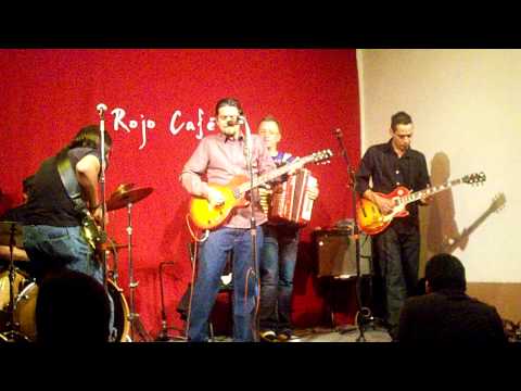 Alejandro Aquino & X-Kantina "Destiempo" Rojo Caf ...