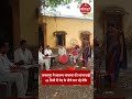 जबलपुर में स्वास्थ्य व्यवस्था पर सवाल, 44 डिग्री गर्मी में पेड़ के नीचे लगाए जा रहे टीके